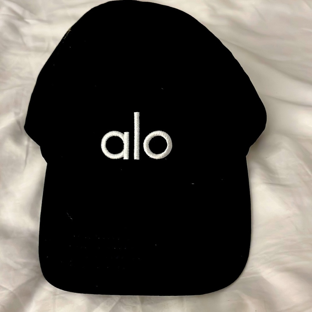 Alo Black hat